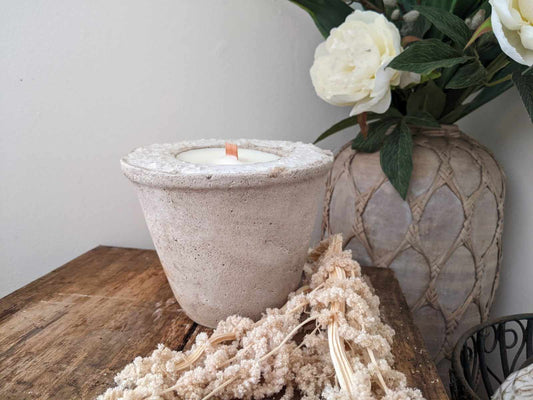 Rustic Cement Hand-poured Soy Wax Candle - Japanese Honeysuckle 400ml (E)